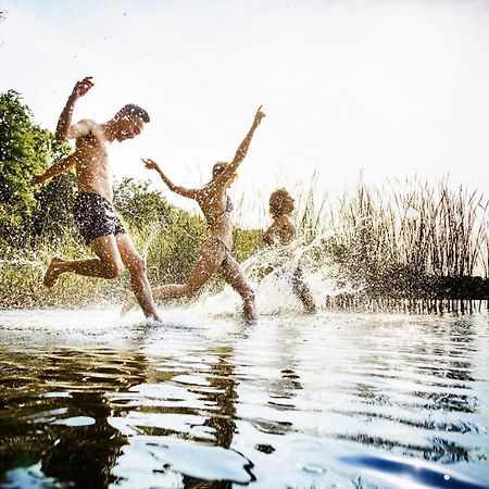 Schiphuis Giethoorn/Wanneperveen Villa Luaran gambar